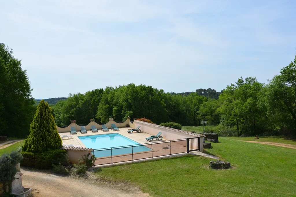 Location Gîtes Dordogne avec piscine en Périgord - Gîte Puits Fleuri