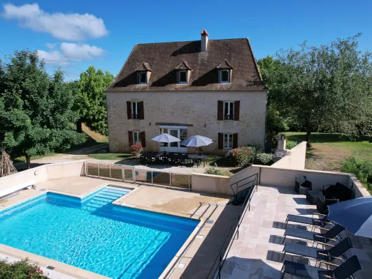 rent a Gîte in Dordogne Perigord with swimmingpool - Gîte La Grande Maison Holidays cottage for 14 pers.