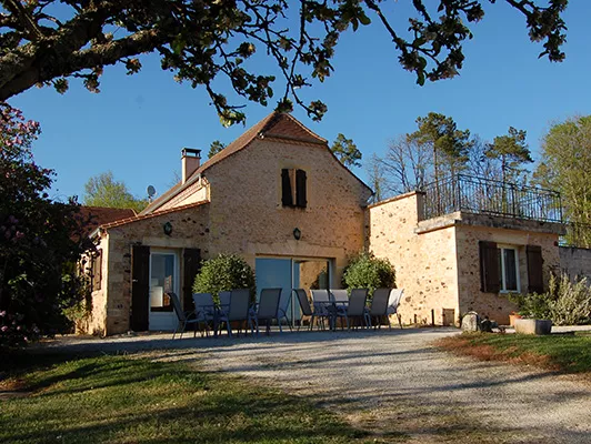 rent a Gîte in Dordogne Perigord with swimmingpool - Gîte Puits fleuri Maison Holidays cottage for 9 pers.